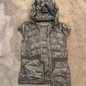 Lululemon Camo Spring Fling Vest 6
